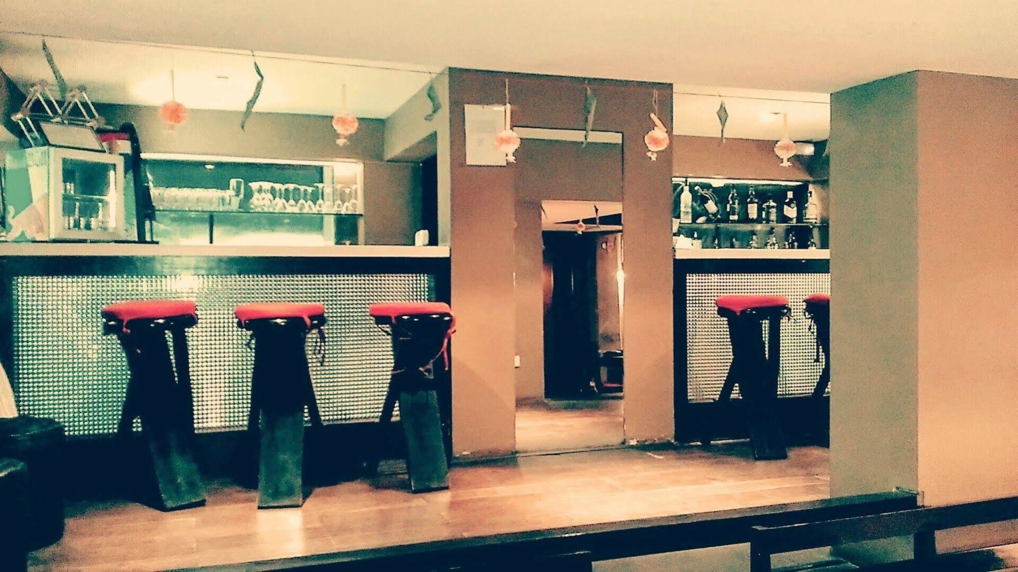 美特罗普尔酒店 加尔各答 外观 照片